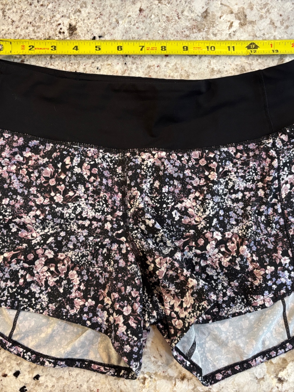 Lululemon Flora Spritz Multi/Black speed up lined shorts